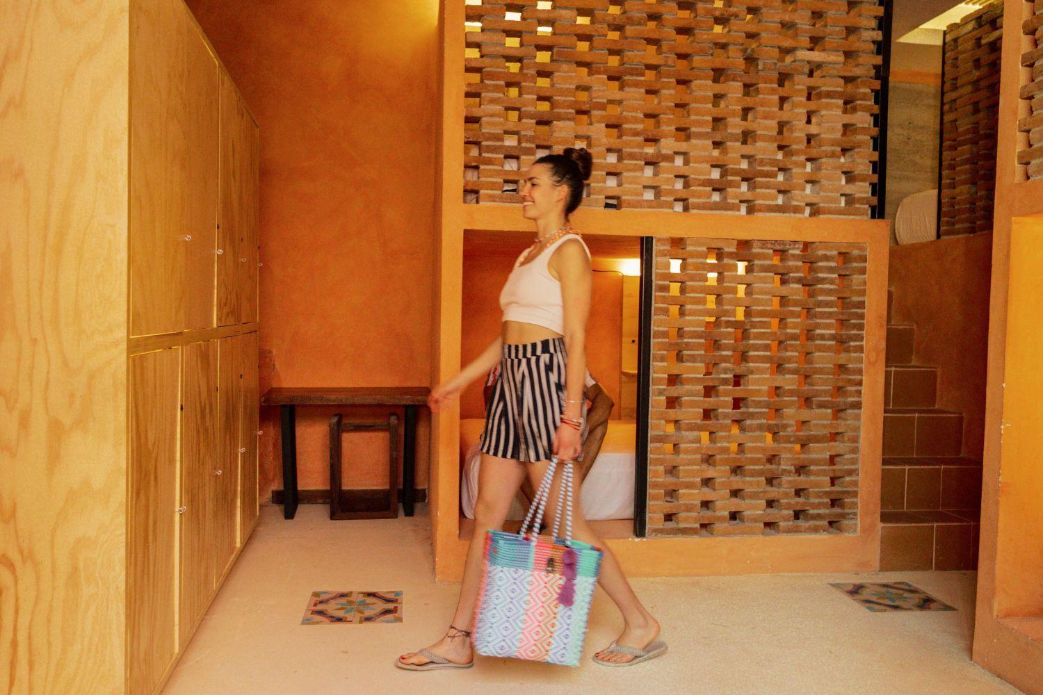 Casa Pepe Hotel Sayulita Luaran gambar A woman wearing a pair of shorts